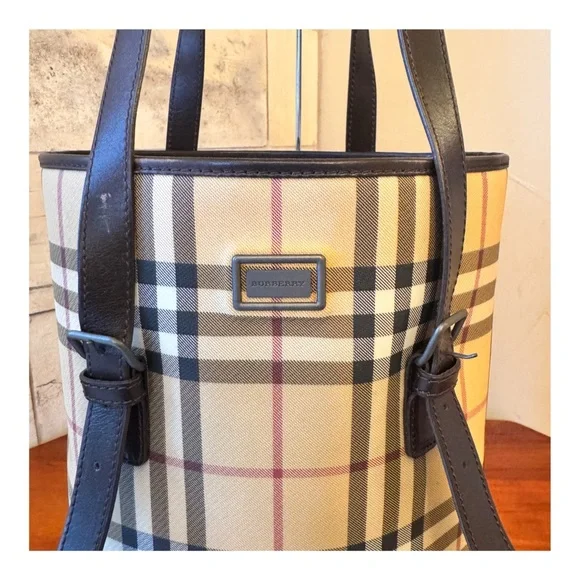 ❤️BEAUTIFUL❤️Burberry Bucket Bag - Picture 7 of 13